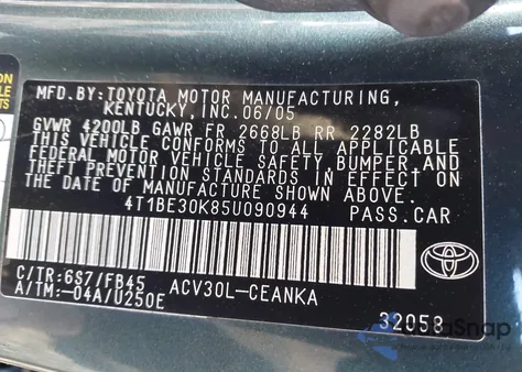 2005 Toyota Camry Le z USA, uszkodzony, nr VIN 4T1BE30K85U090944